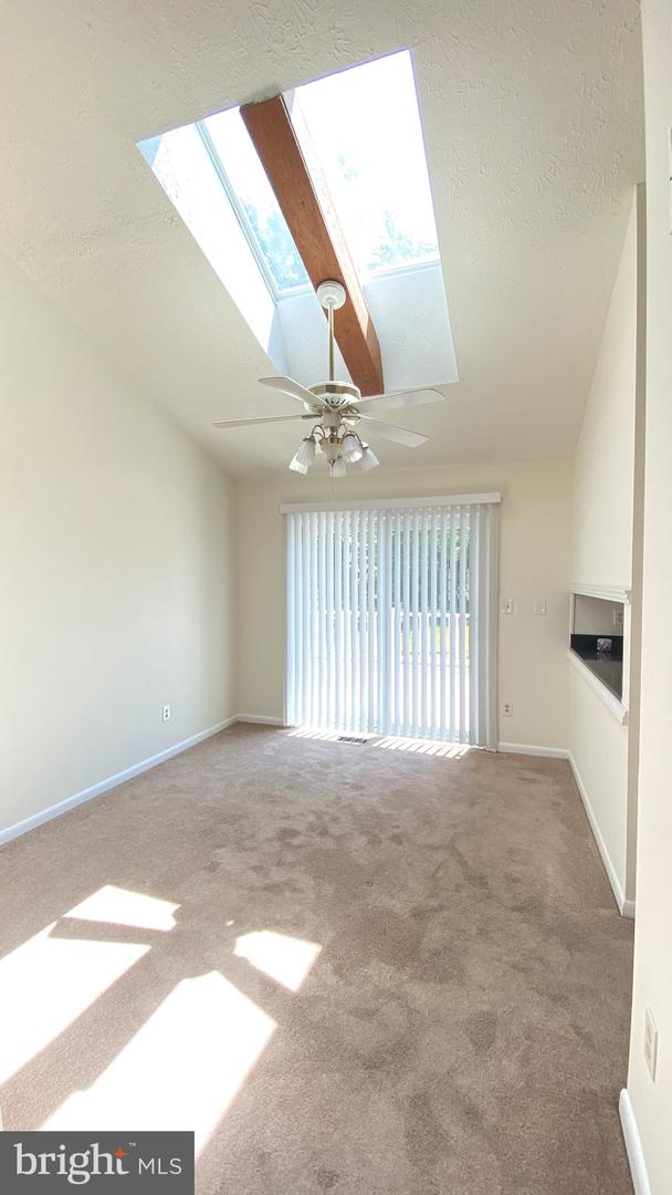 109 Breakwater Ct Property Photo 8