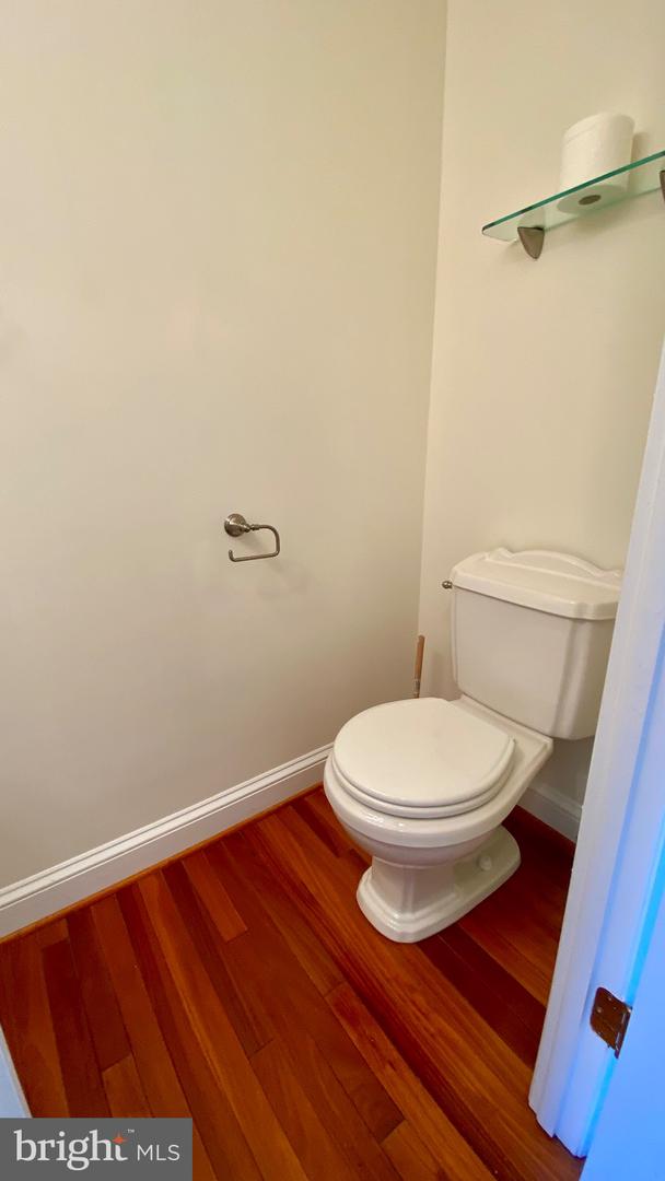 109 Breakwater Ct Property Photo 14