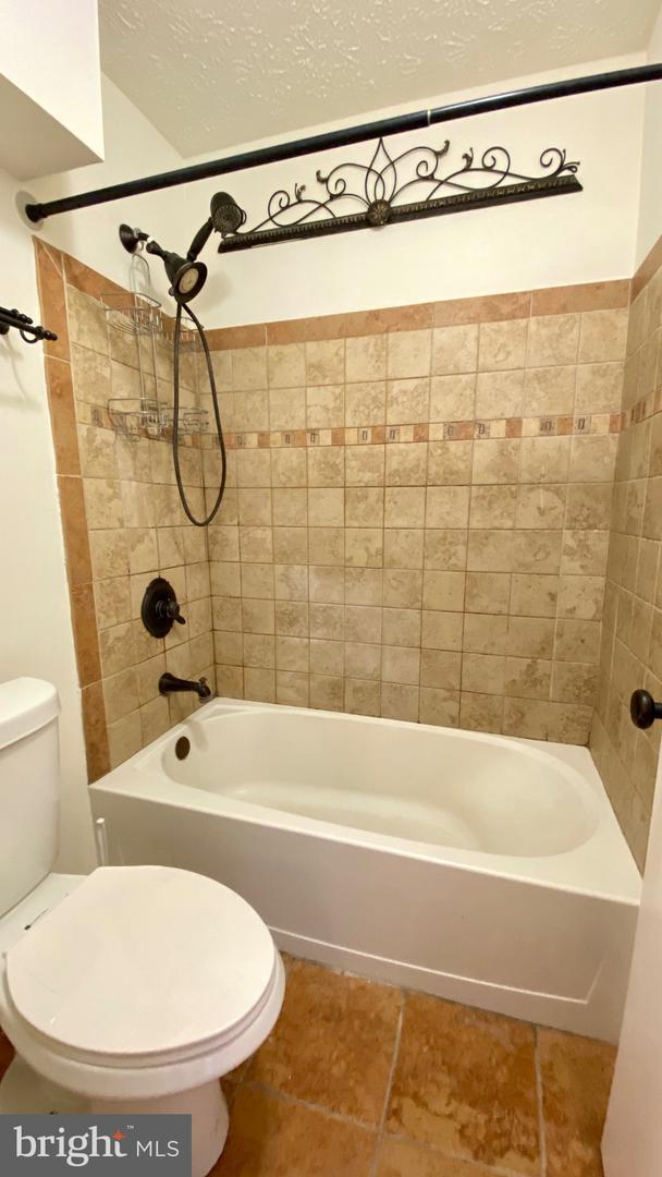 109 Breakwater Ct Property Photo 23