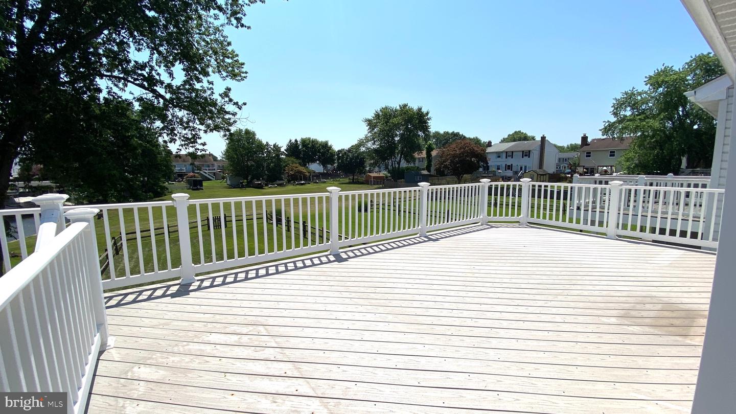 109 Breakwater Ct Property Photo 27