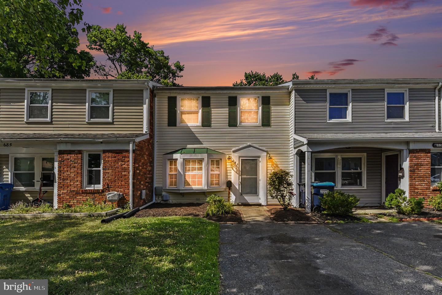 683 TOWNE CENTER DR Property Photo 1