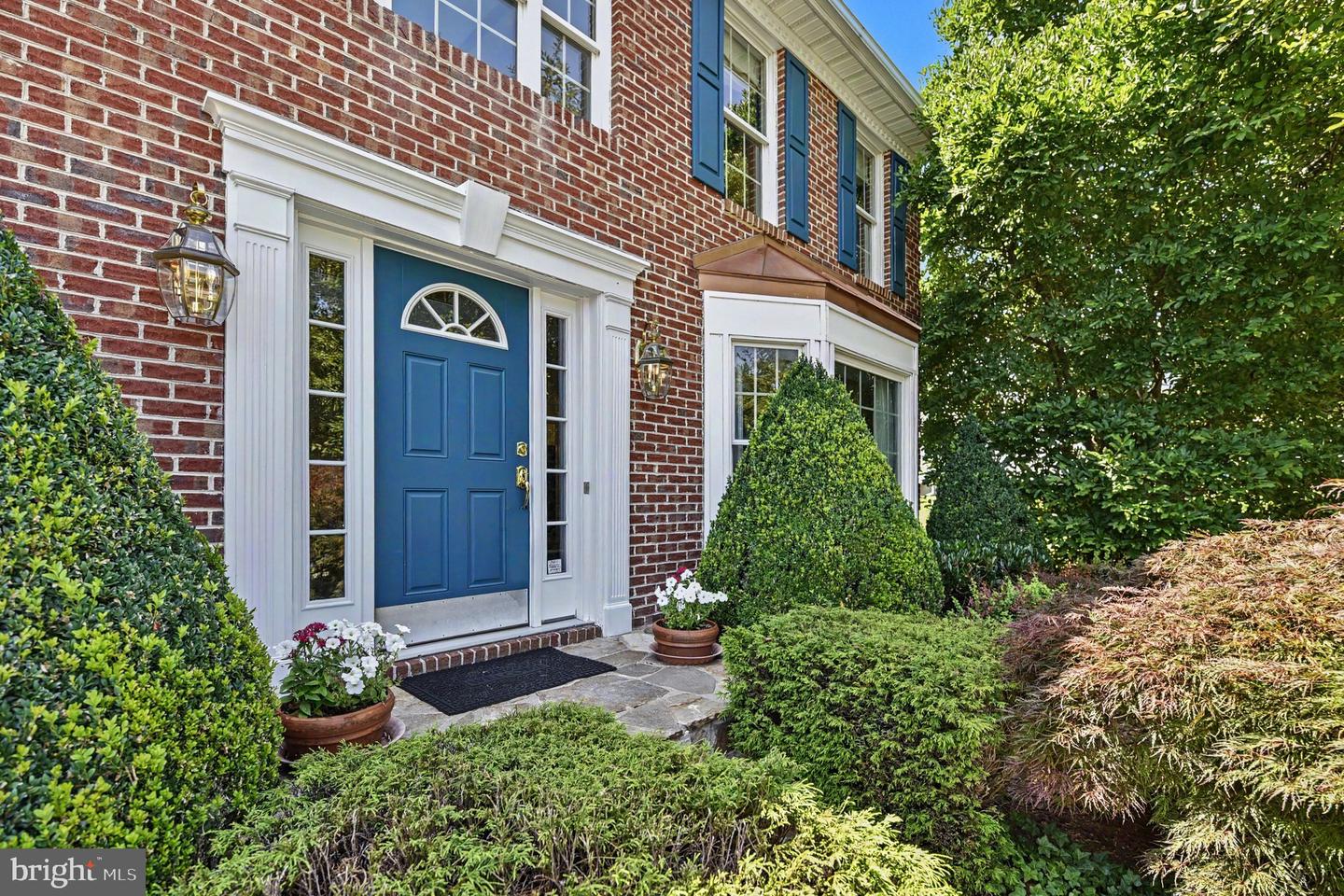 2014 Royal Fern Ct Property Photo 4