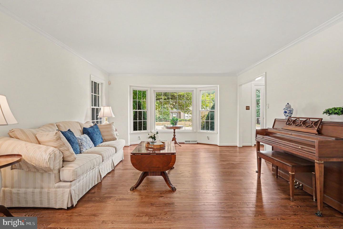 2014 Royal Fern Ct Property Photo 7