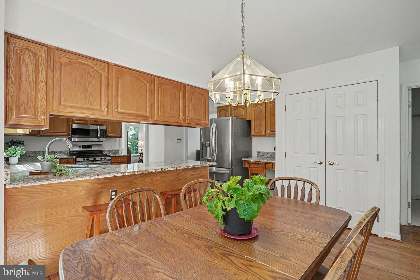 2014 Royal Fern Ct Property Photo 14