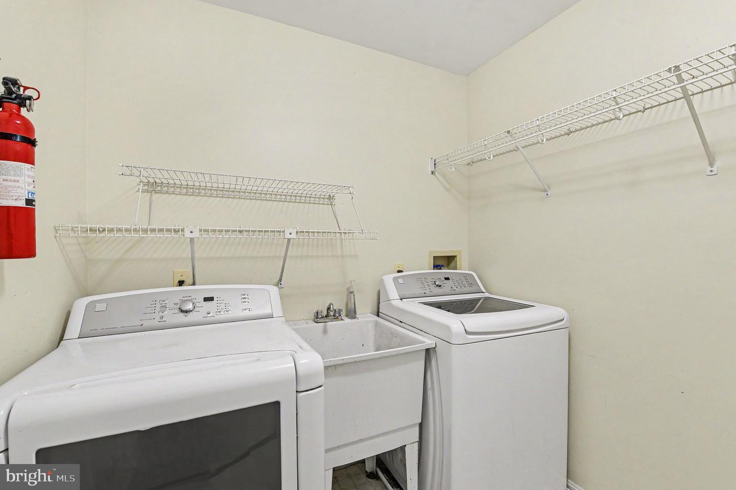 2014 Royal Fern Ct Property Photo 43