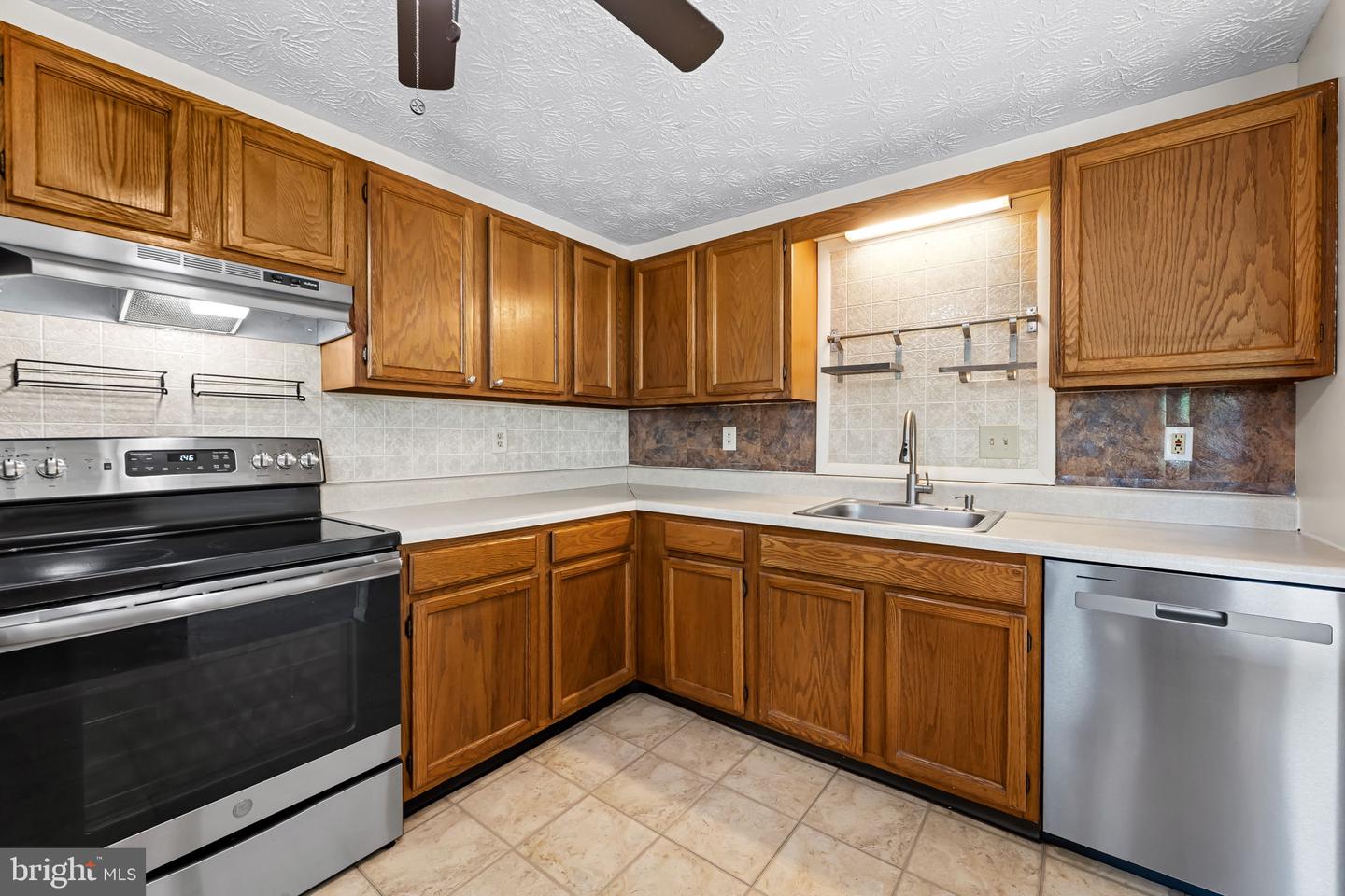 1006 Agate Dr Property Photo 10
