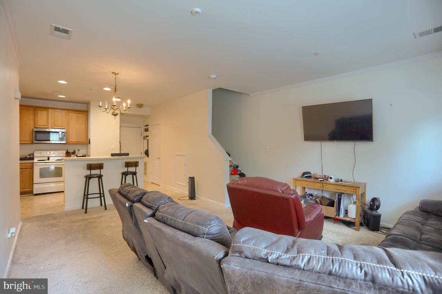 1670 Mohegan Dr #e Property Photo 2