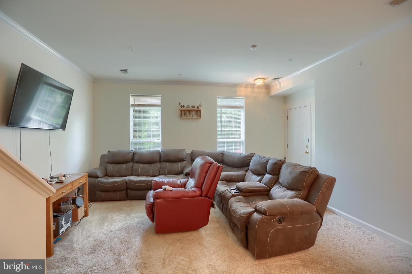 1670 Mohegan Dr #e Property Photo 3