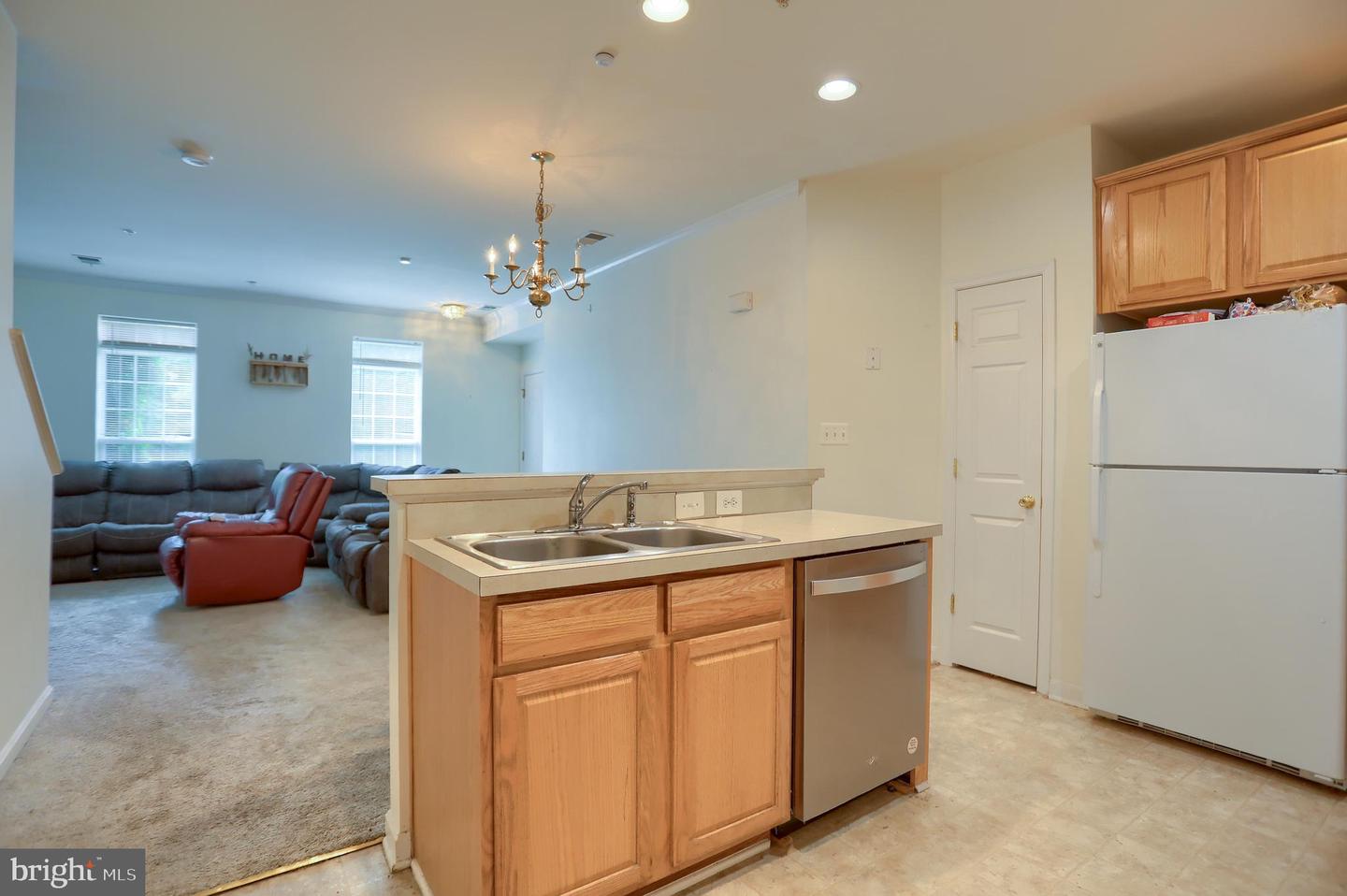 1670 Mohegan Dr #e Property Photo 6