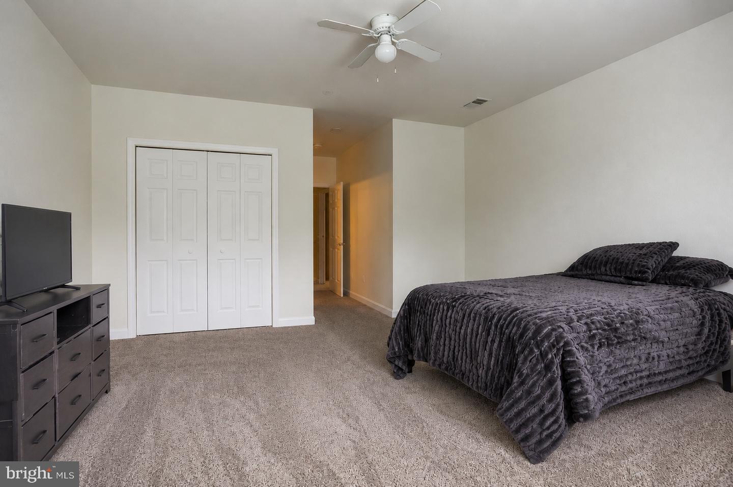 1670 Mohegan Dr #e Property Photo 8