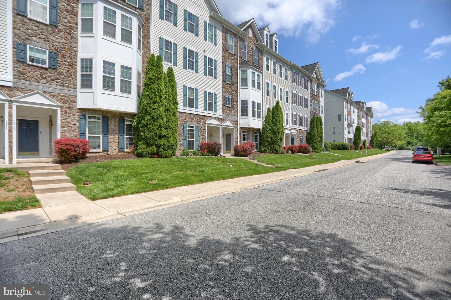 1670 Mohegan Dr #e Property Photo 18