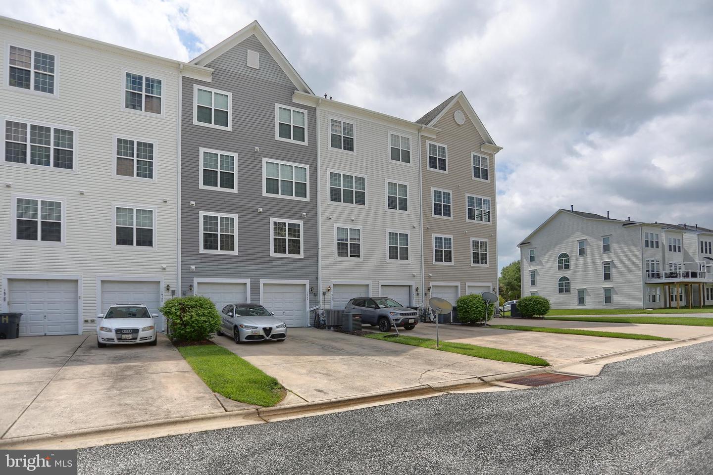 1670 Mohegan Dr #e Property Photo 19