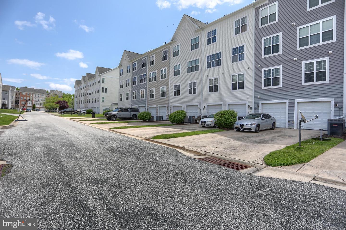 1670 Mohegan Dr #e Property Photo 21