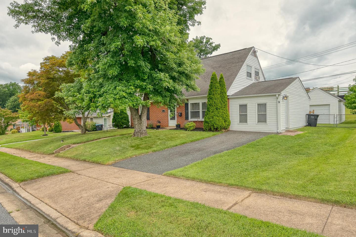 416 Enfield Rd Property Photo 1