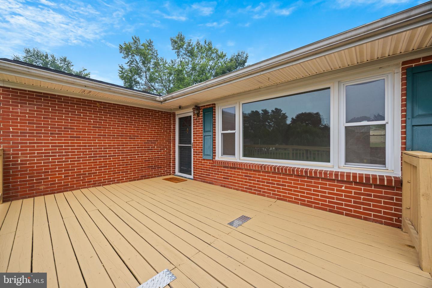 448 Wye Dr Property Photo 4