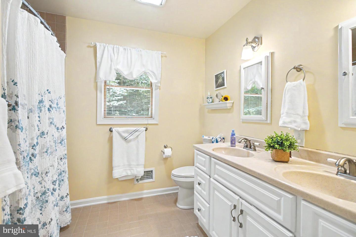 2708 Raynham Ct Property Photo 52