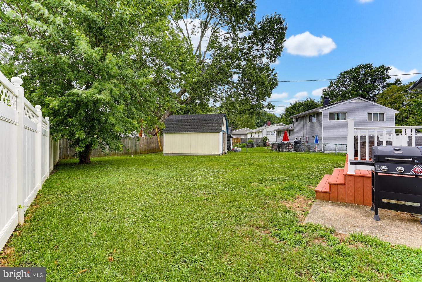 645 Walker St Property Photo 28