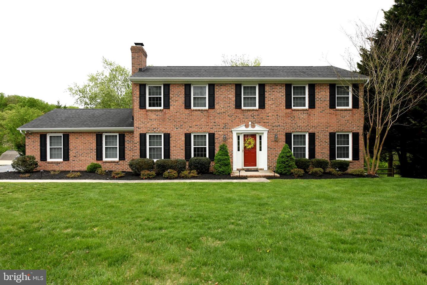 305 Rolling Knoll Dr Property Photo 1
