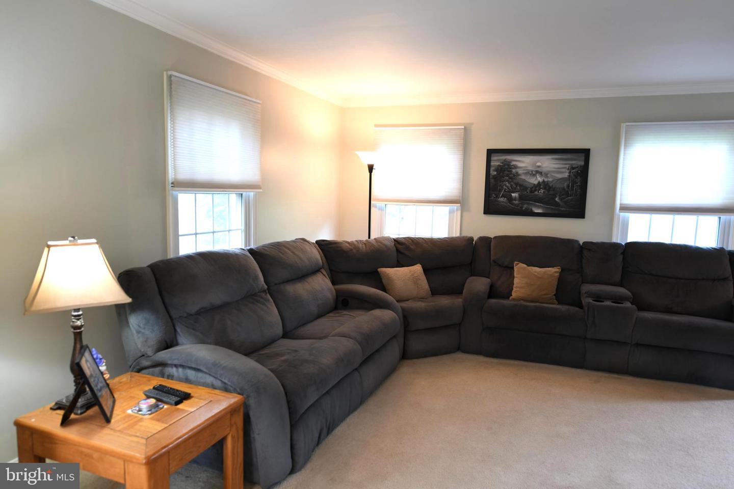 305 Rolling Knoll Dr Property Photo 4