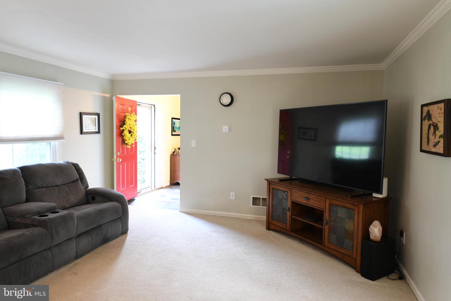 305 Rolling Knoll Dr Property Photo 5