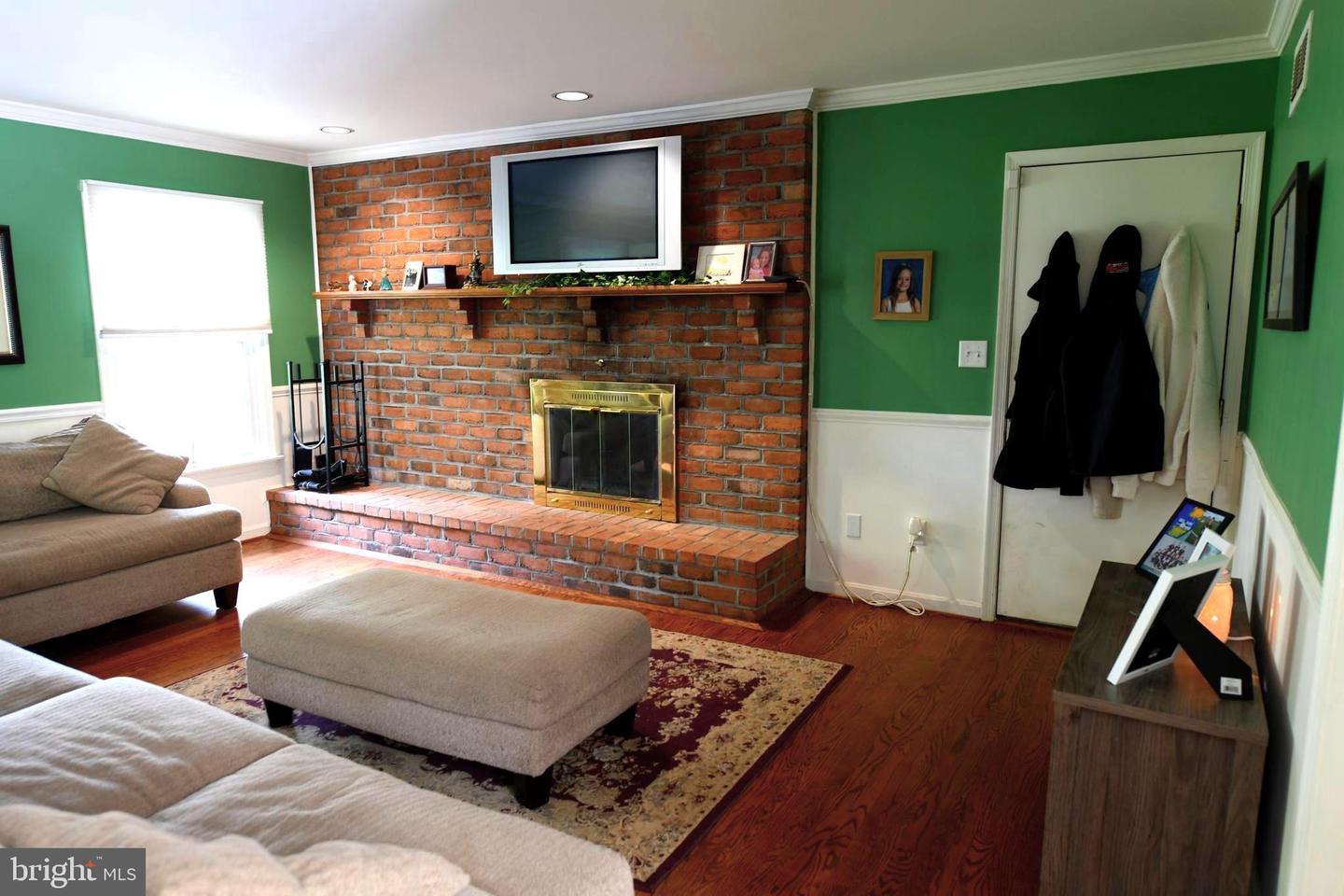 305 Rolling Knoll Dr Property Photo 8