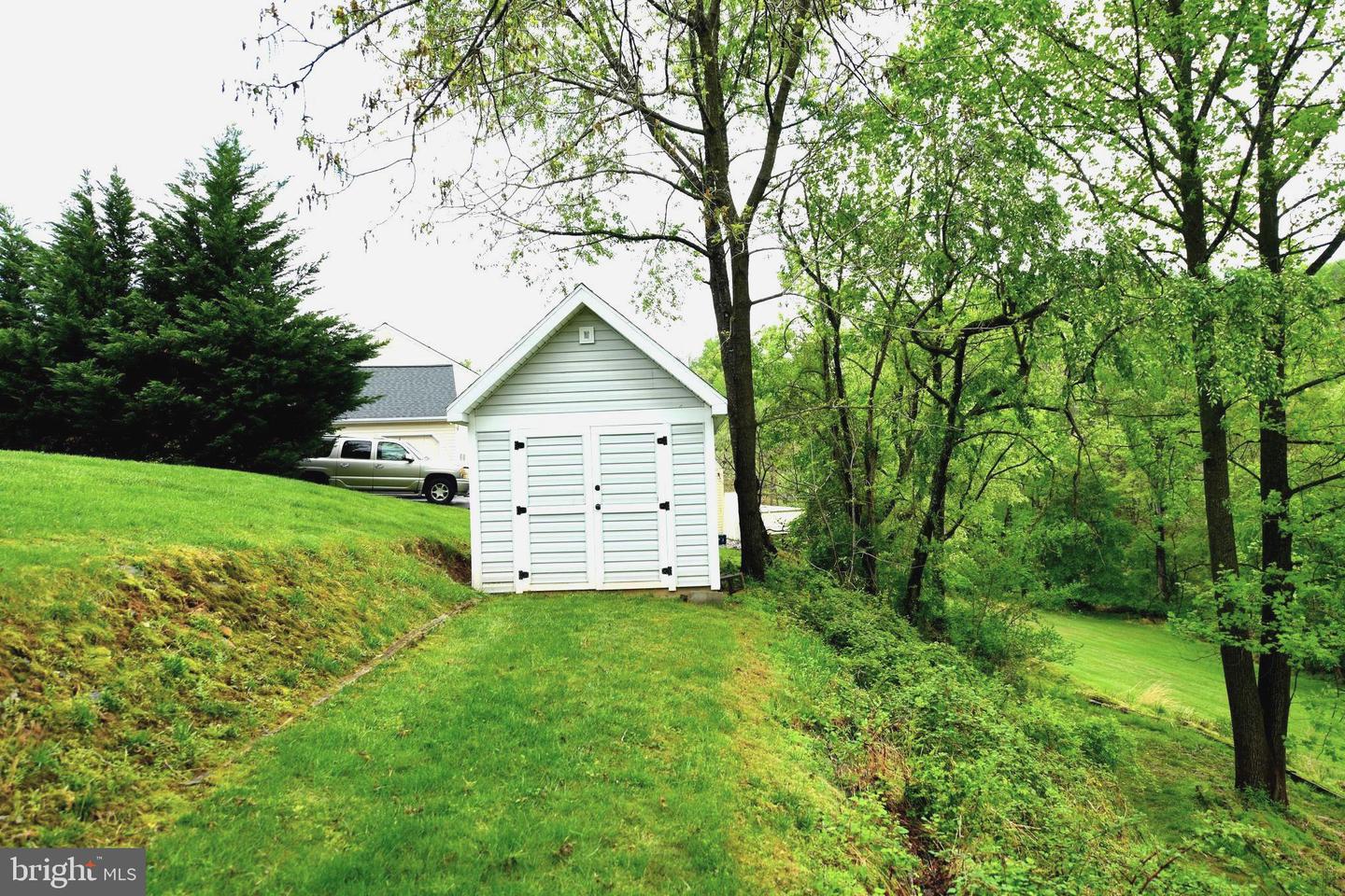 305 Rolling Knoll Dr Property Photo 35