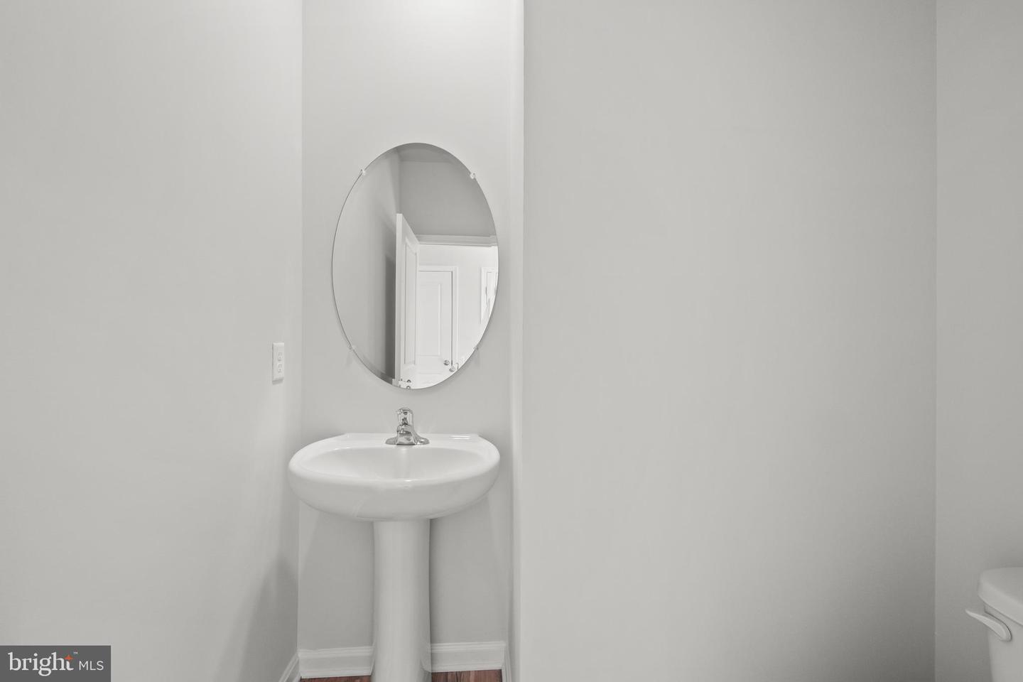 814 Spikeresh Way Property Photo 3