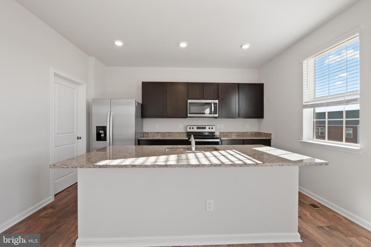 814 Spikeresh Way Property Photo 7