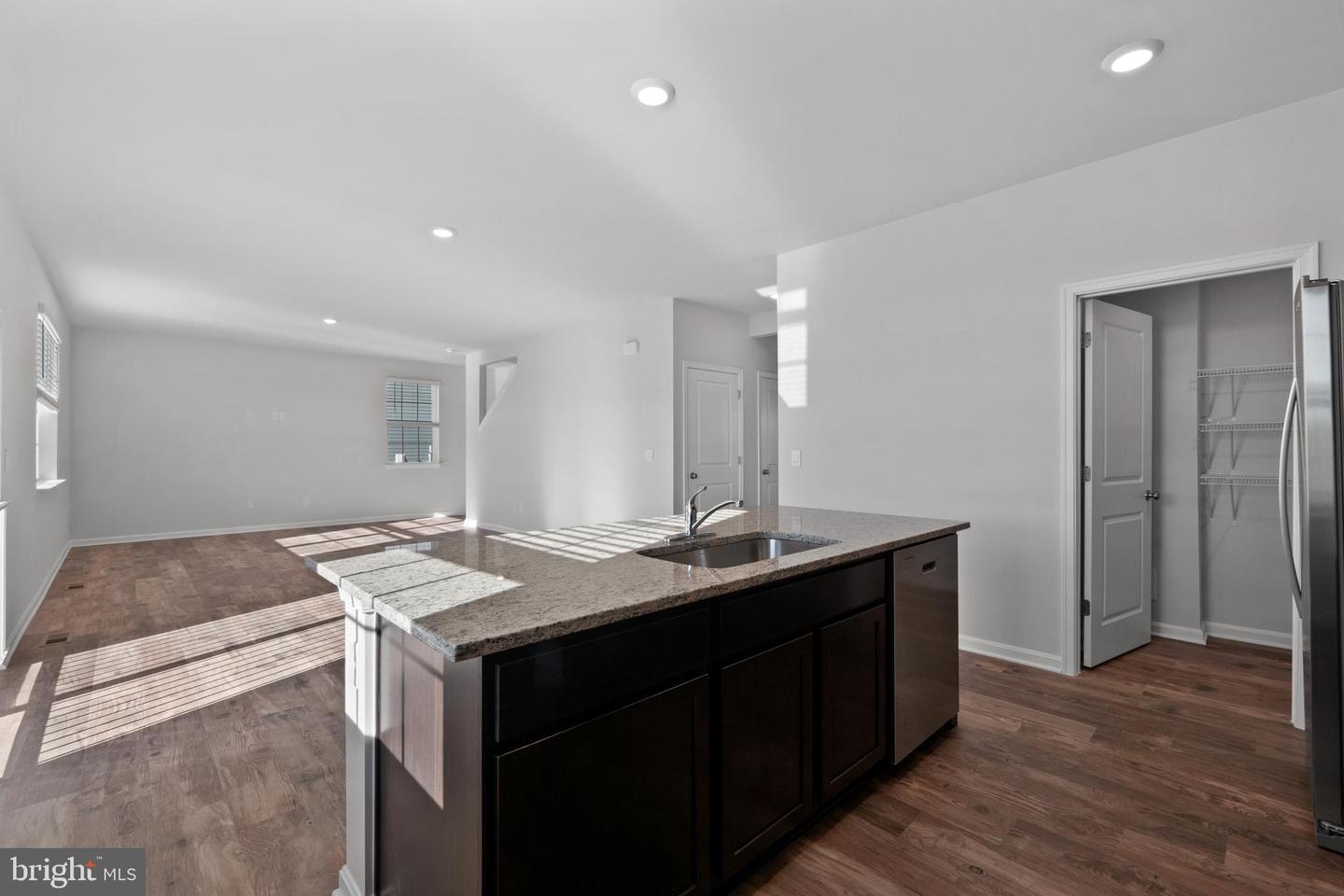814 Spikeresh Way Property Photo 8