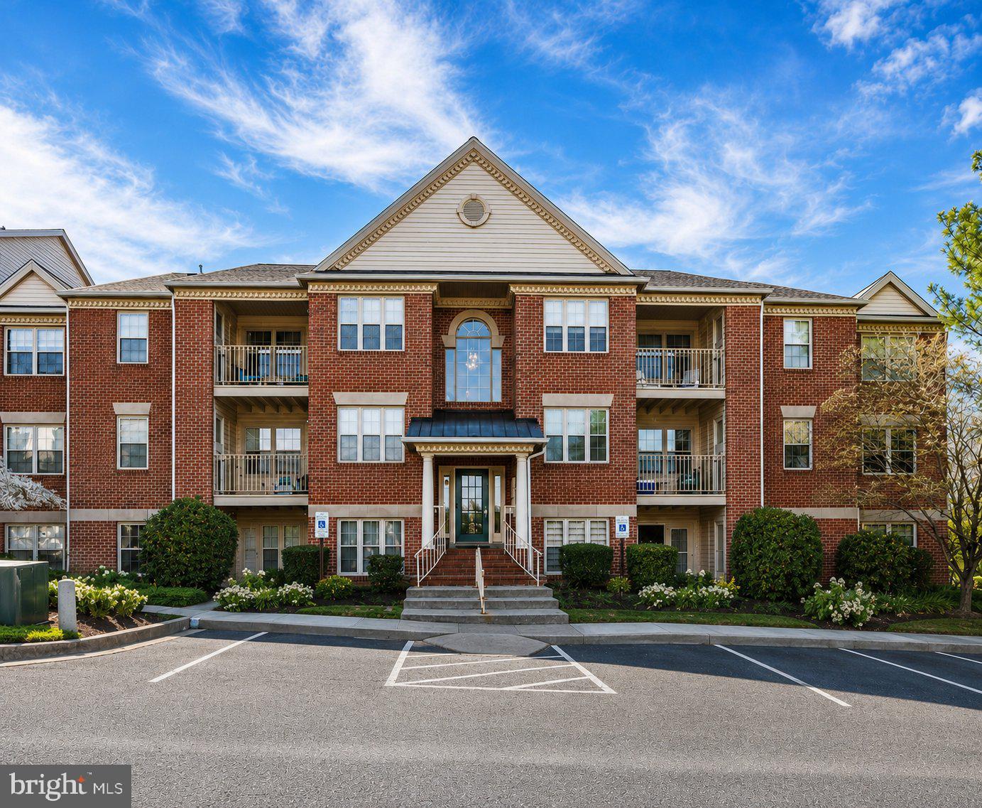 1710 Landmark Dr #3d Property Photo 1
