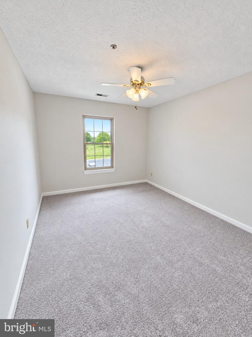 1710 Landmark Dr #3d Property Photo 24