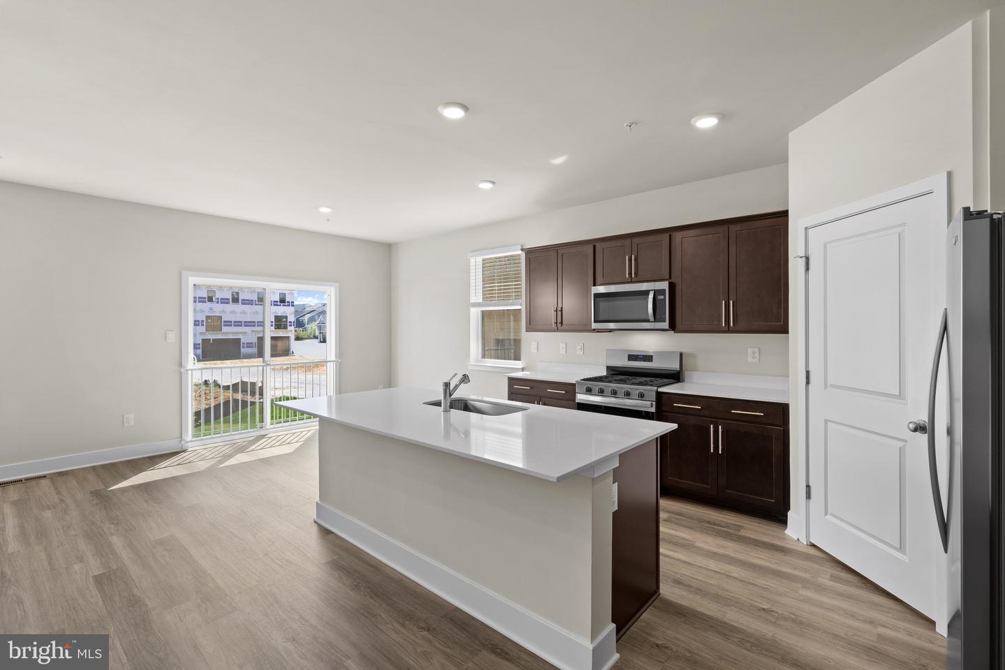 807 Spikeresh Way Property Photo 8