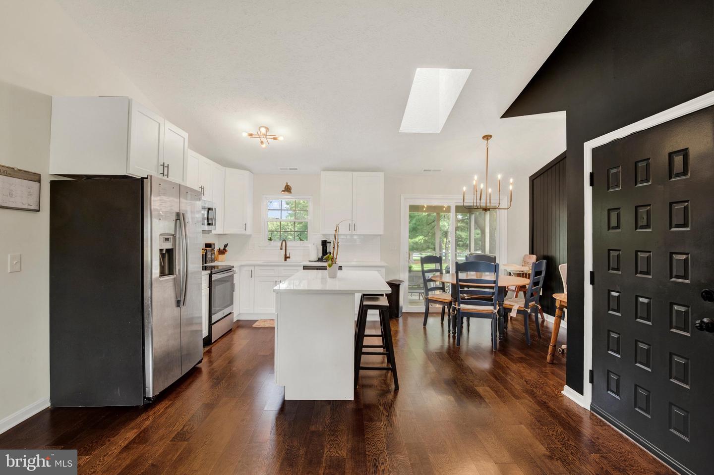1307 Jervis Sq Property Photo 3