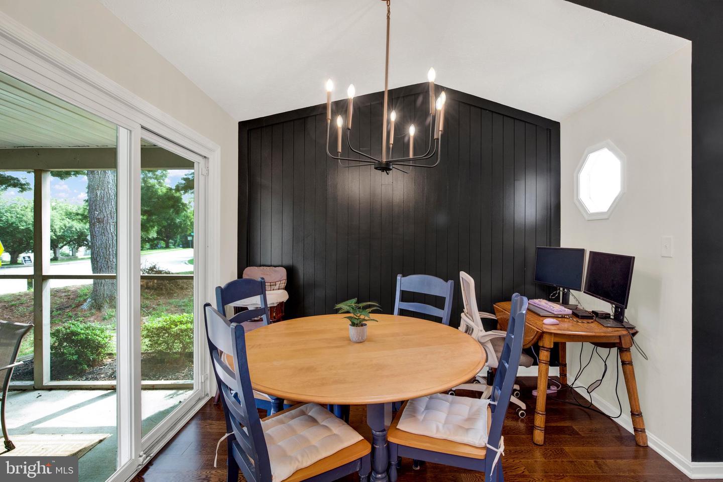 1307 Jervis Sq Property Photo 5