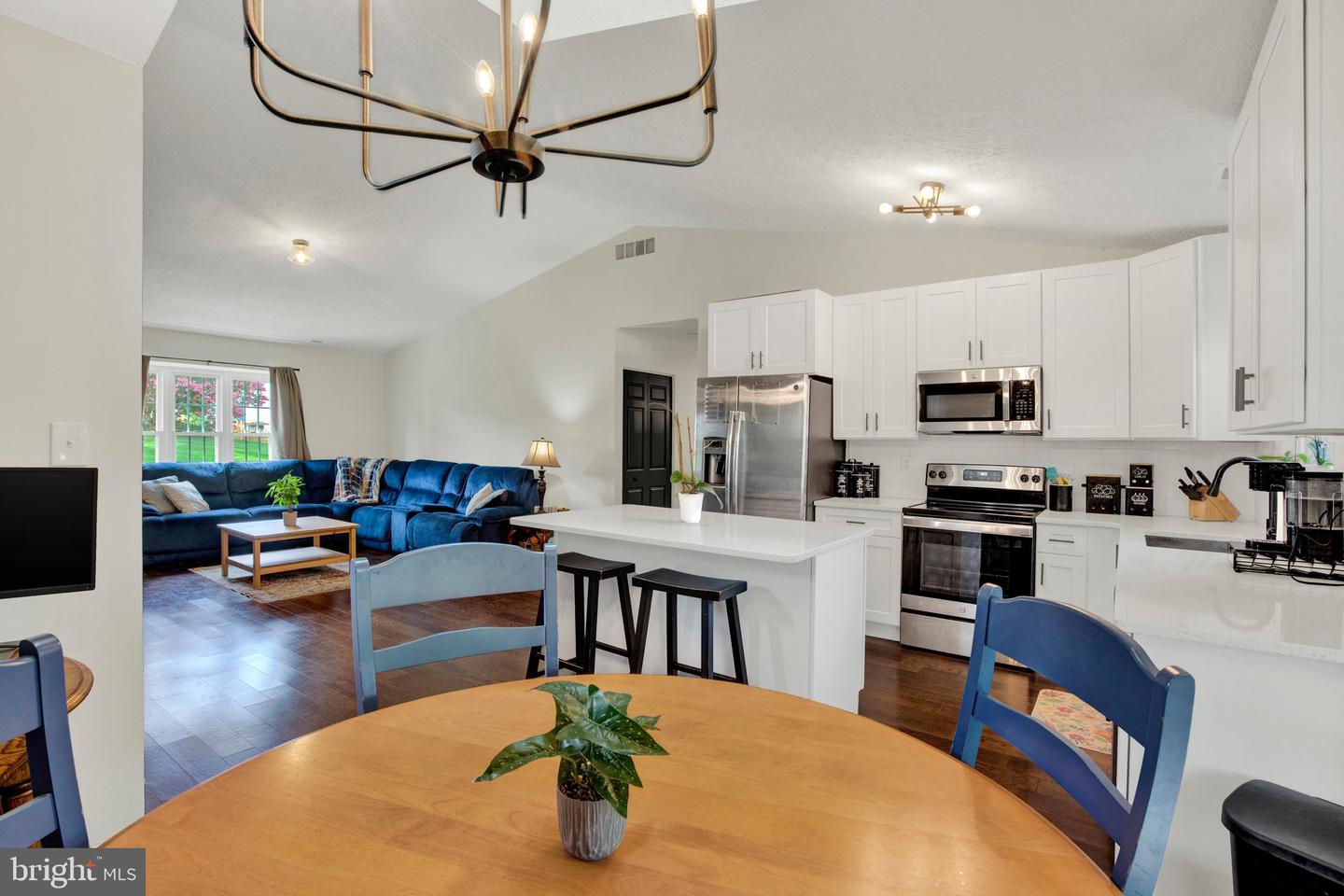 1307 Jervis Sq Property Photo 6