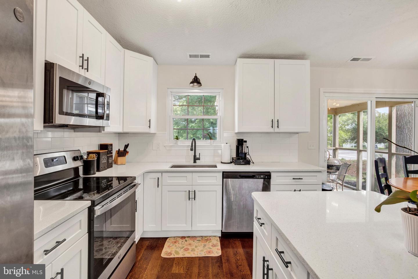 1307 Jervis Sq Property Photo 8