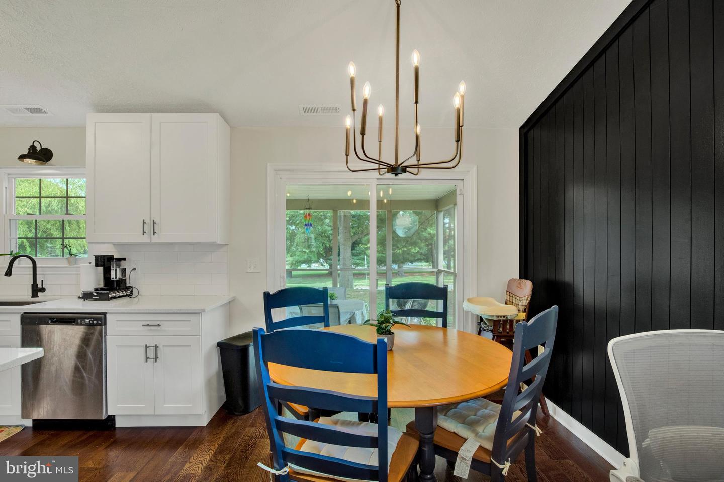 1307 Jervis Sq Property Photo 9