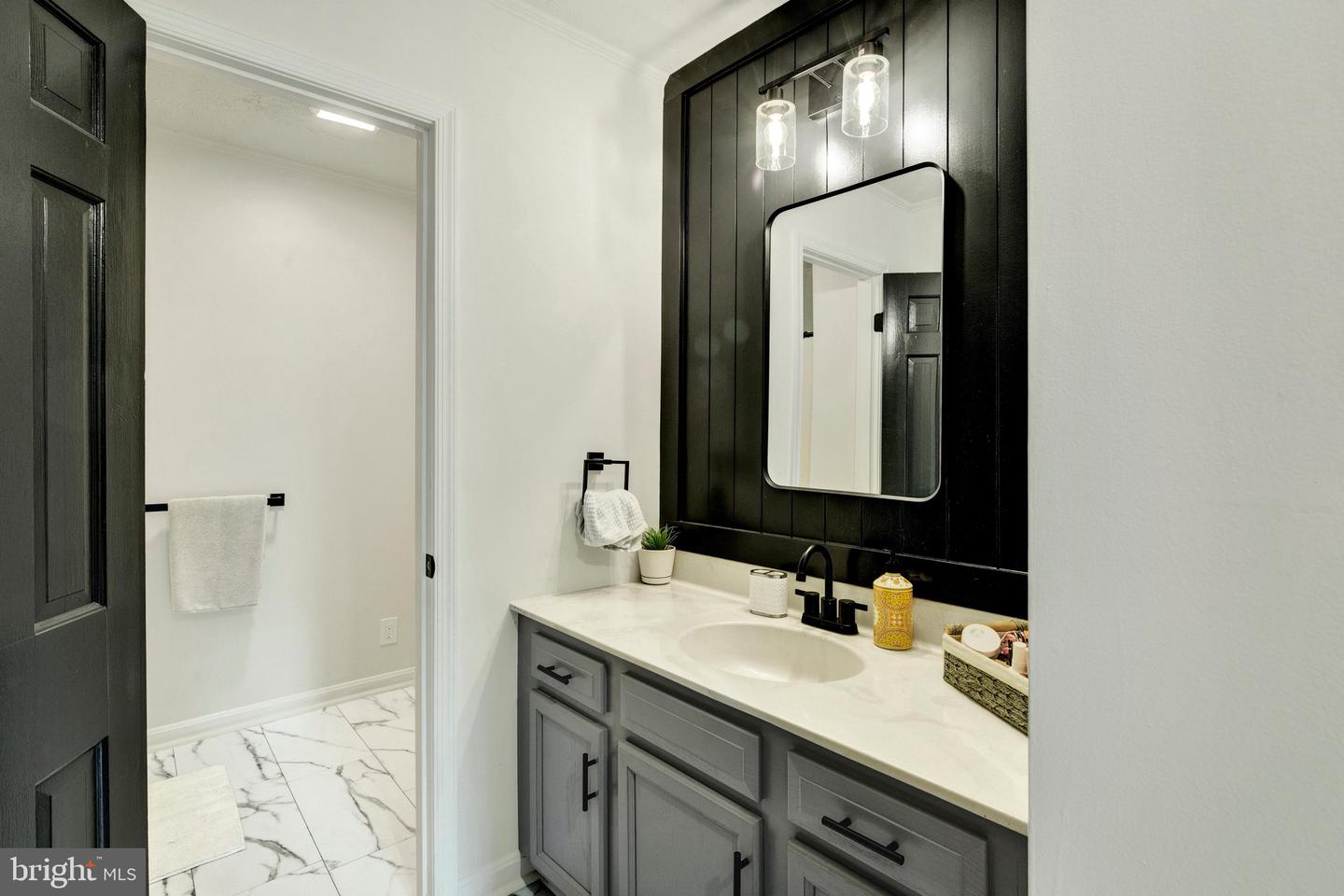 1307 Jervis Sq Property Photo 12