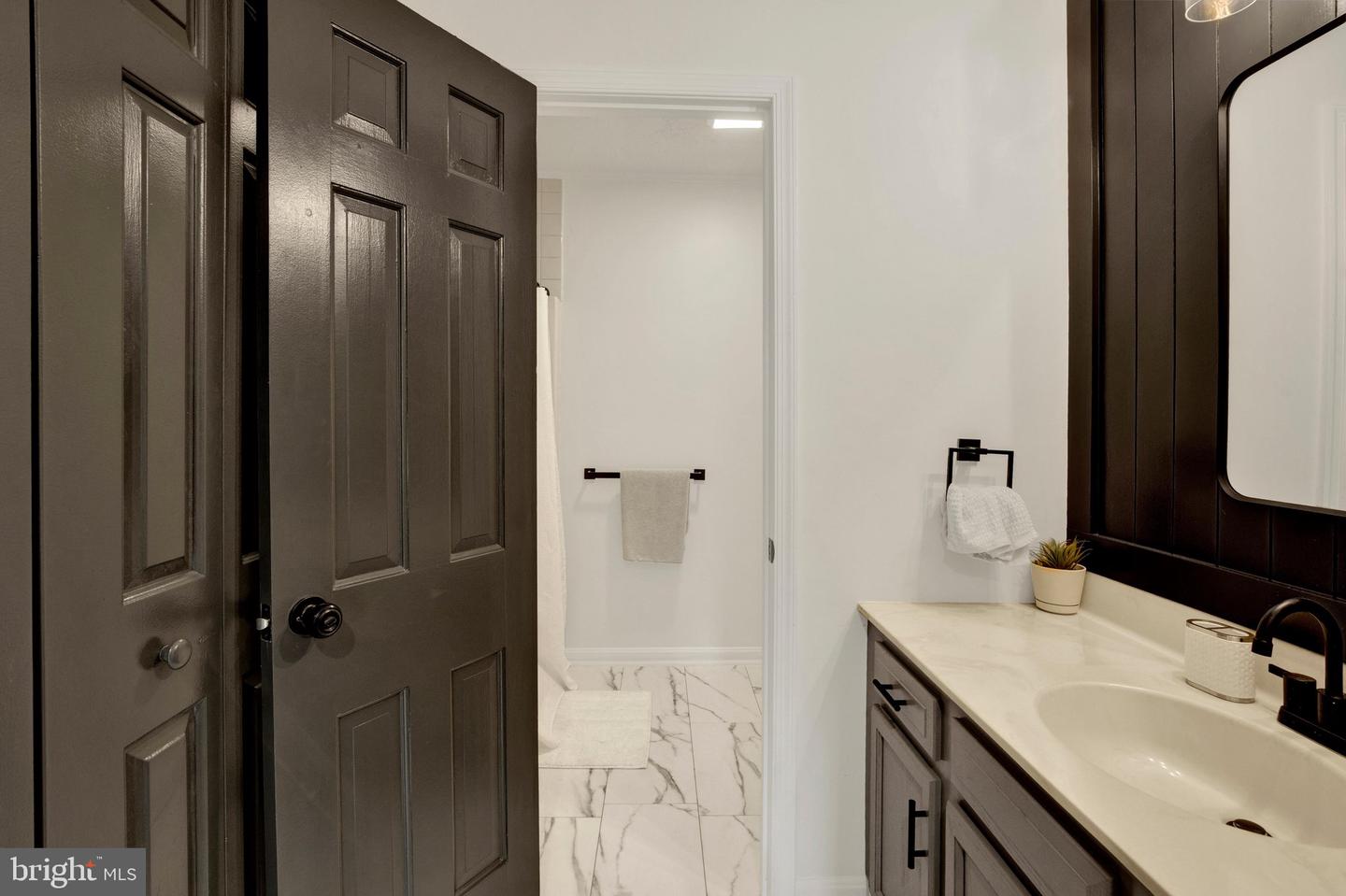 1307 Jervis Sq Property Photo 15