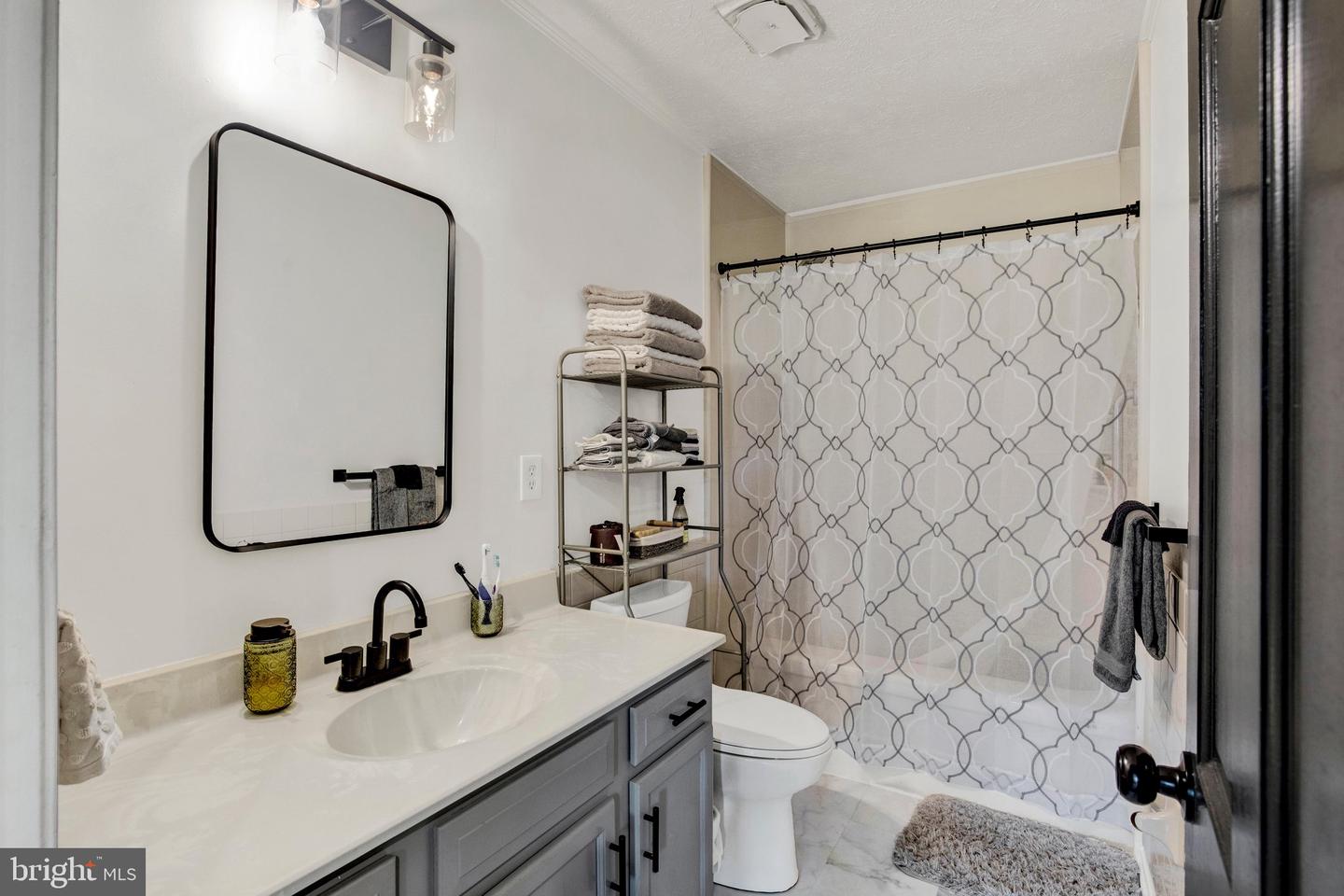1307 Jervis Sq Property Photo 17