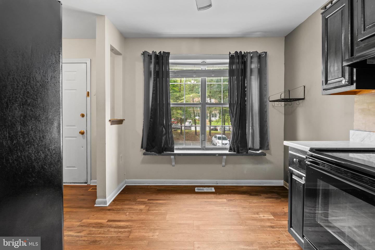 4240 Goodson Ct Property Photo 8