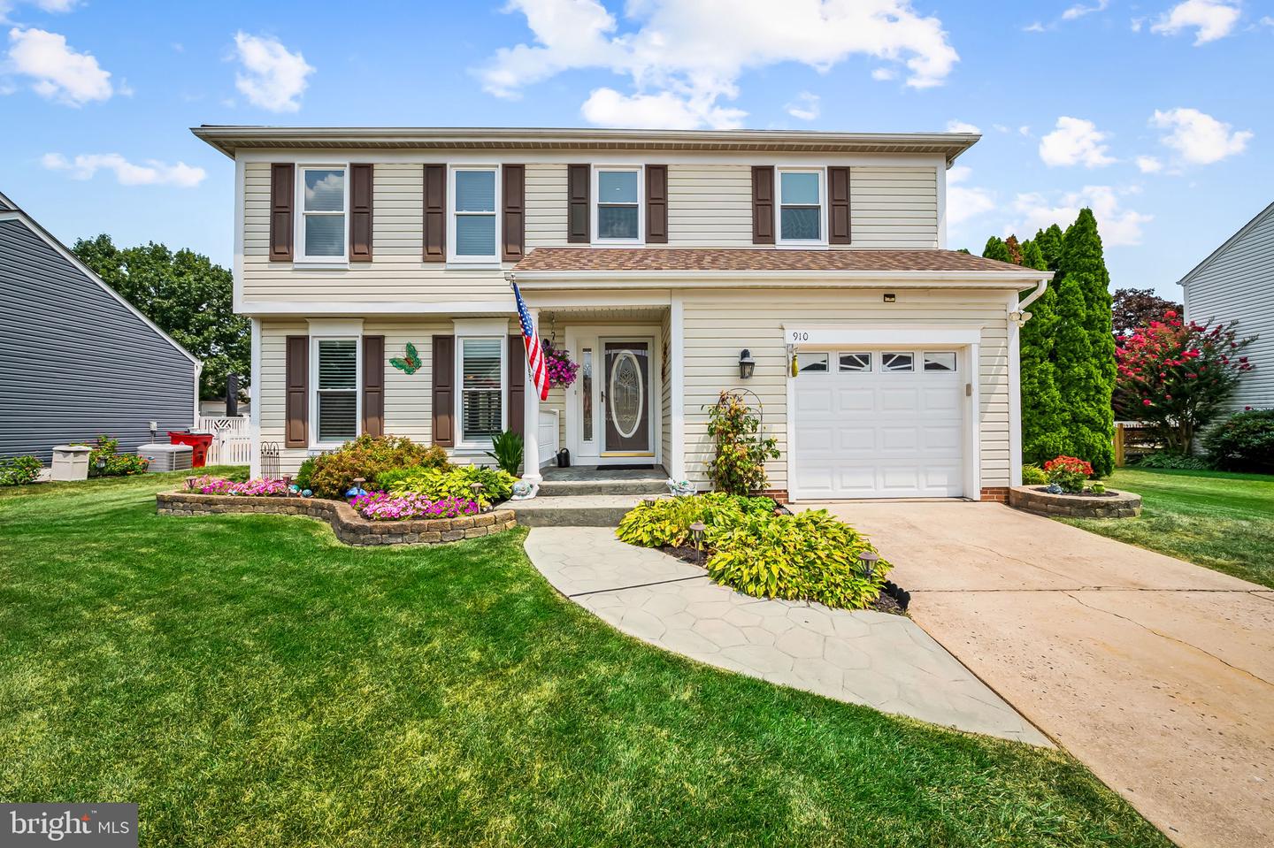 910 Bergen Ct Property Photo 1