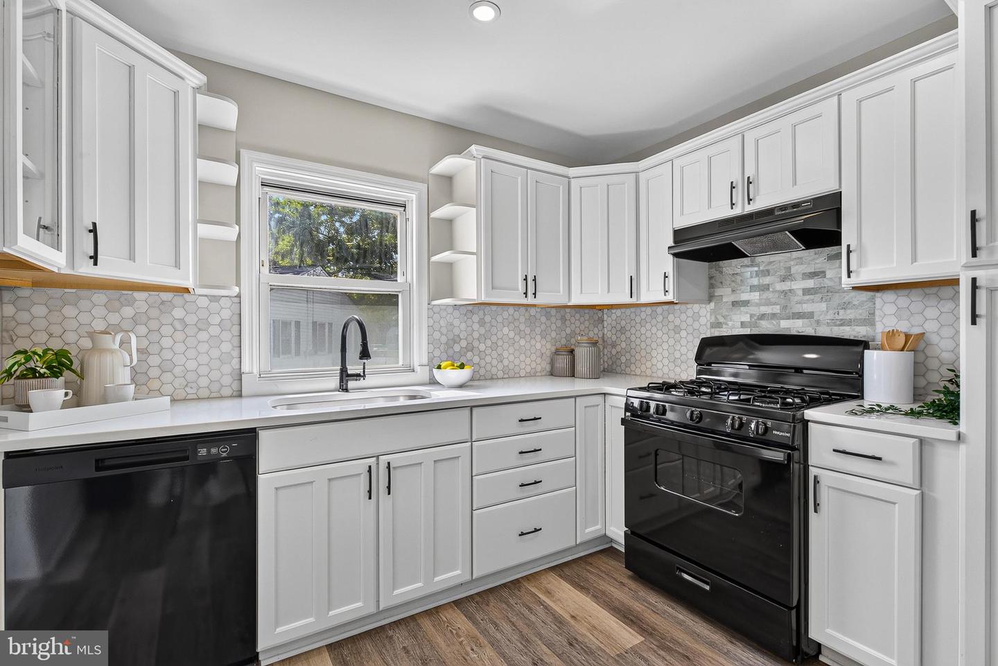 637 Market St Property Photo 13