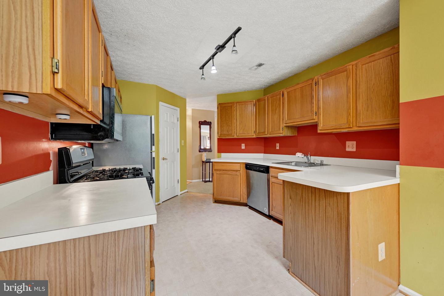 203 Kimary Ct #203-k Property Photo 6