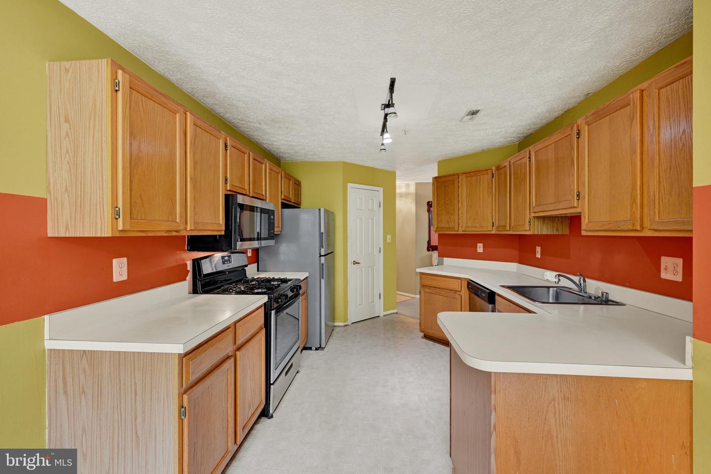 203 Kimary Ct #203-k Property Photo 8