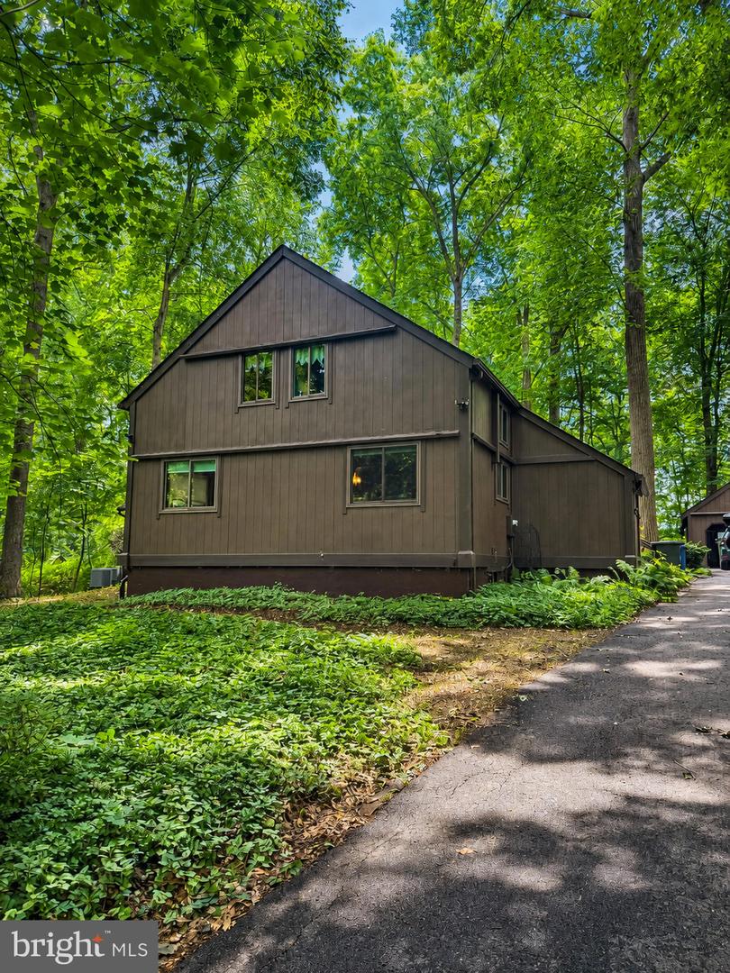 2749 Greene Ln Property Photo 1