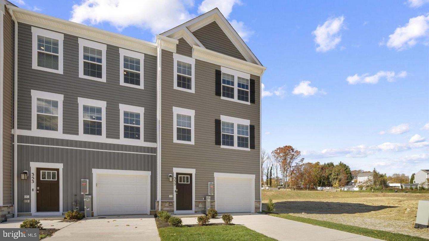 359 Hackley Dr Property Photo 5