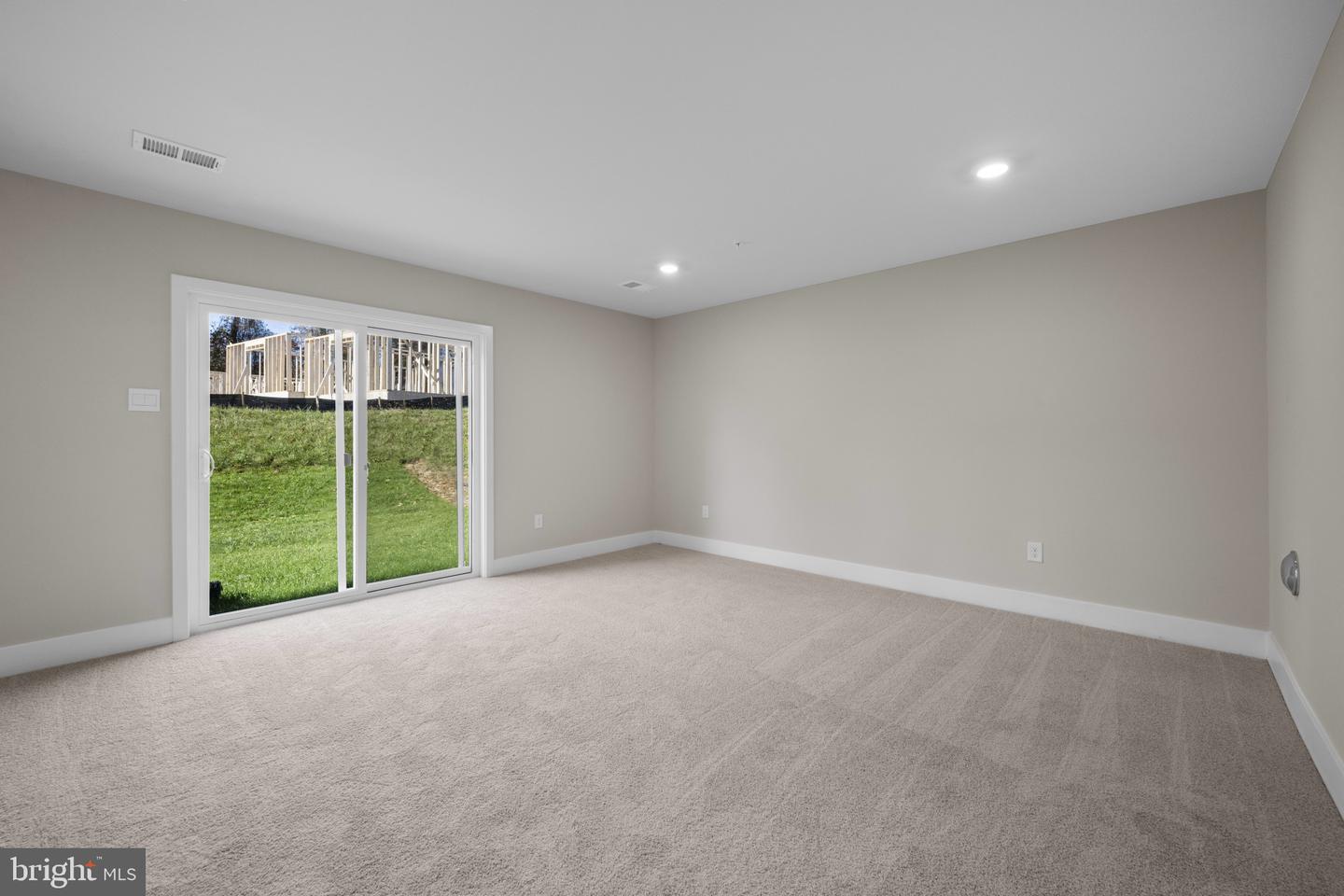 359 Hackley Dr Property Photo 14