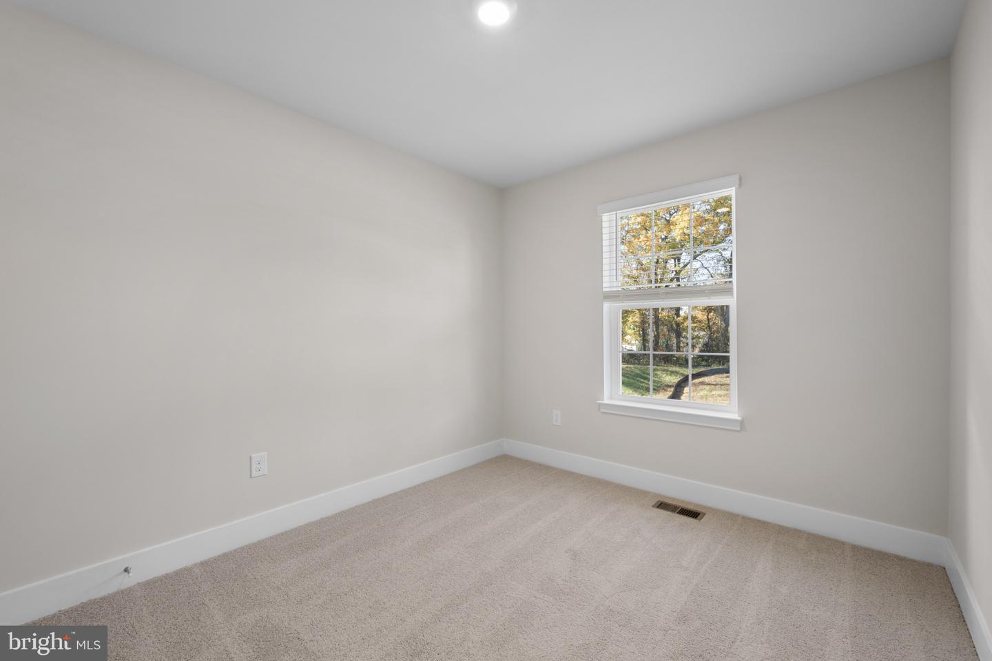 359 Hackley Dr Property Photo 34