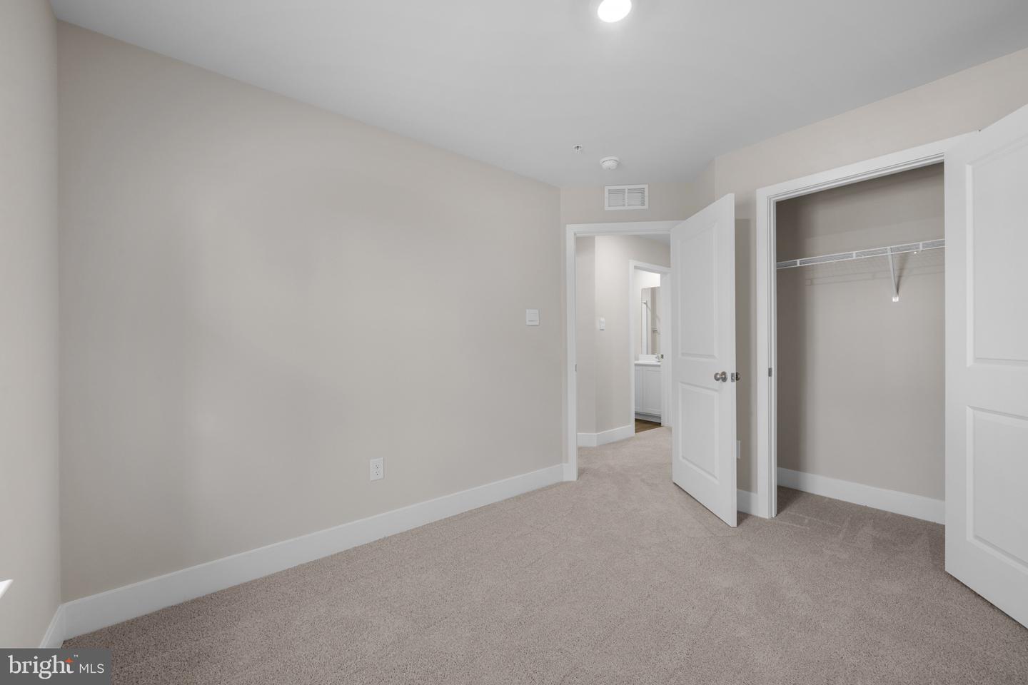 359 Hackley Dr Property Photo 35
